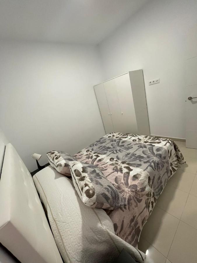 Apartamentos La Meridian Барселона Екстериор снимка