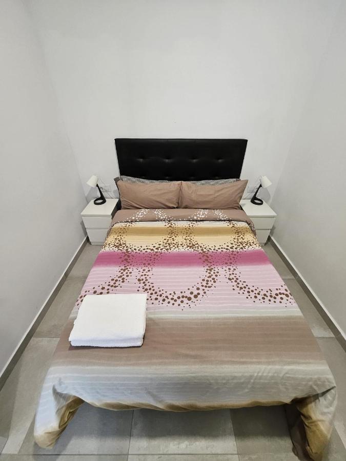 Apartamentos La Meridian Барселона Екстериор снимка